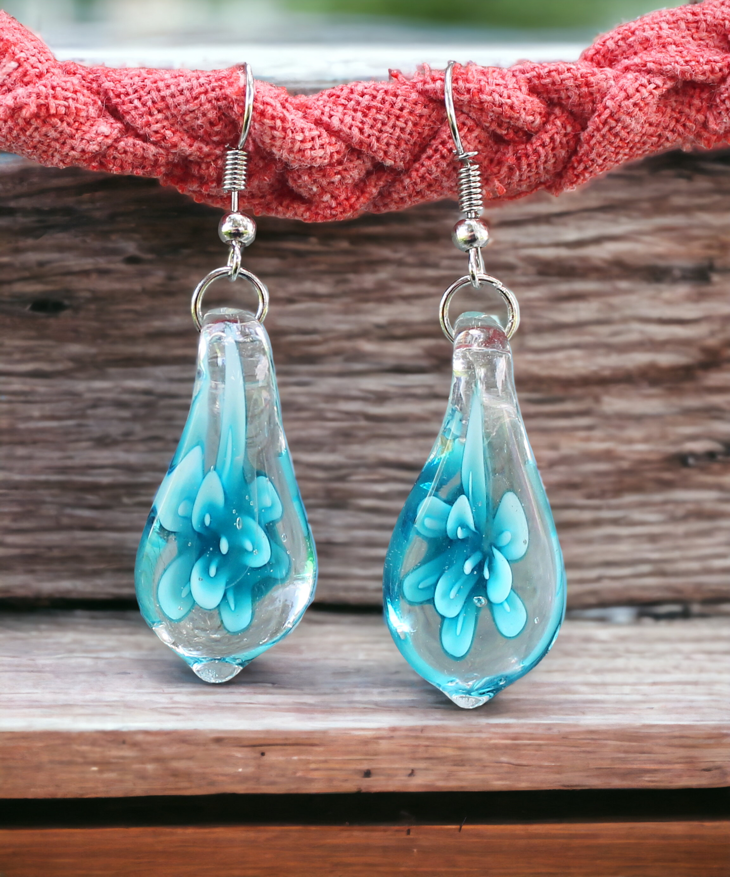 BESHEEK Murano-Style Glass Blue Border Swirl Twisted Leaf Earrings KIT