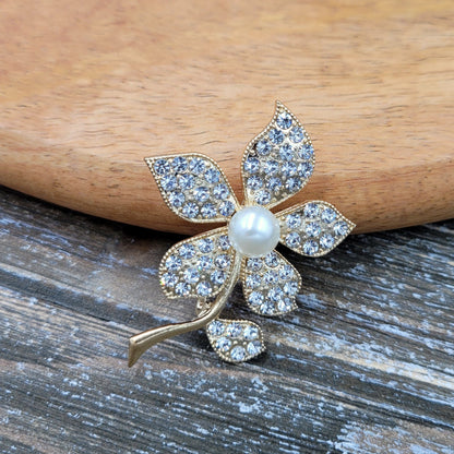 BESHEEK | Goldtone Rhinestone Flower Brooch