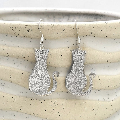 BESHEEK Filigree Embossed Kitty Cat Dangle Earrings | Hypoallergenic Boho Kitchsy Artistic Animal Cute Style Fashion Earrings