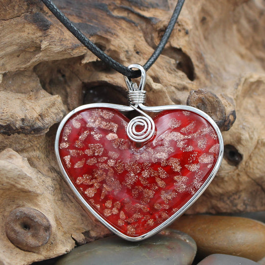 BESHEEK Handmade Murano Inspired Blown Glass Lampwork Art Red and Gold Heart Necklace Pendant ? Handcrafted Artisan Hypoallergenic Italian Style Jewelry