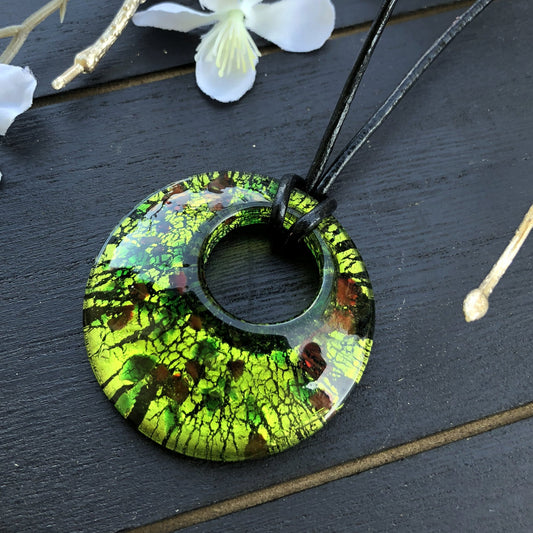 BESHEEK Handmade Murano Inspired Blown Glass Lampwork Art Oval Green Foil and Glass Pendant? Handcrafted Artisan Hypoallergenic Italian Style Jewelry