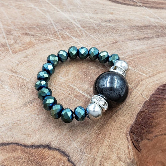 Hematite and Luster Green Crystal Stretch Toe Ring